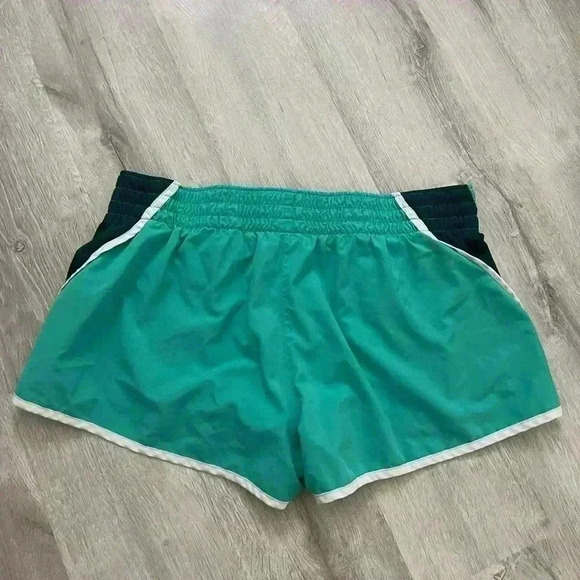 NIKE - DriFit Training Shorts XL - Picture 2 of 6